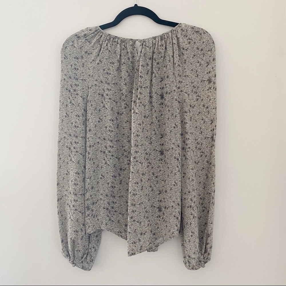 Lovely Elizabeth and James Blouse - Picture 4 of 5